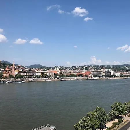 Danube & Budacastle View شقة بودابست
