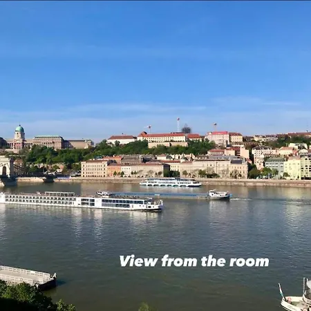 Apartment Danube & Budacastle View